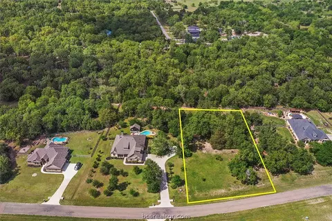 10559 Hampton Ct, Iola, TX 77861