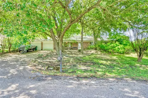 309 Heath Ave, Madisonville, TX 77864