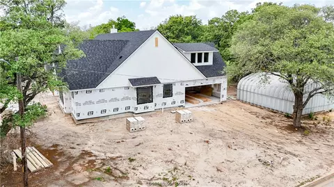 Exterior - 716 Edgewood Dr, Bryan, TX 77802 photo 4 of 4