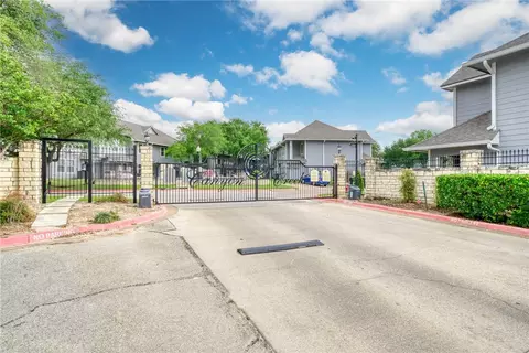 1301 Canyon Creek Cir, College Station, TX 77840