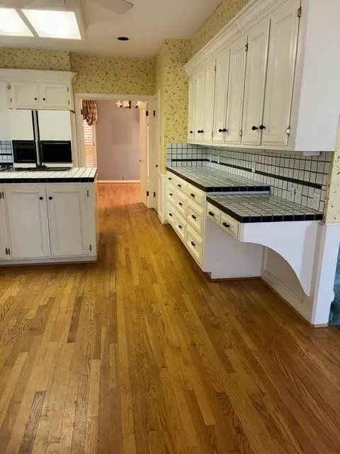 Kitchen - 2419 E Briargate Dr, Bryan, TX 77802 photo 3 of 4