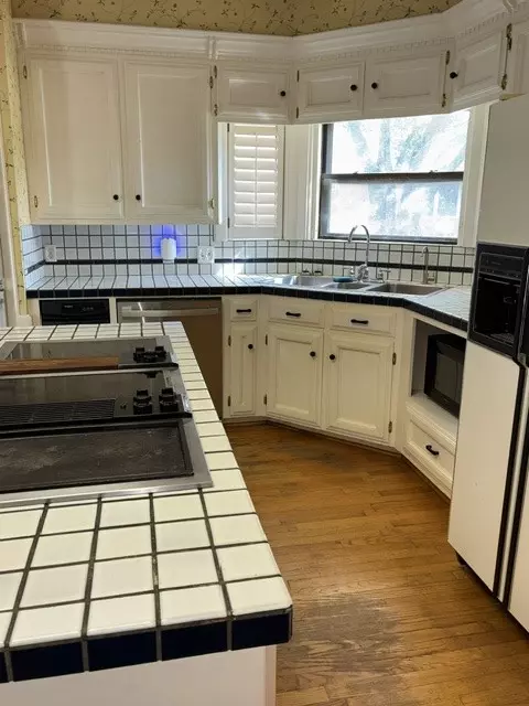 Kitchen - 2419 E Briargate Dr, Bryan, TX 77802 photo 1 of 4