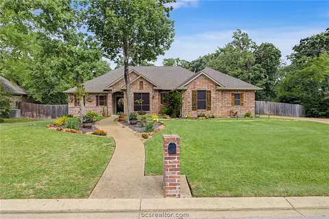 1221 Ebbtide Cv, College Station, TX 77845