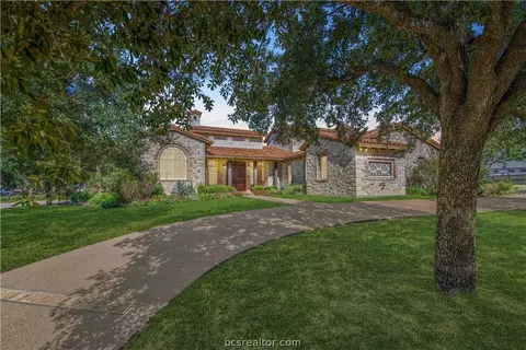 4207 Tuscany Ct, Bryan, TX 77802