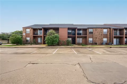 904 University Oaks Boulevard 90, College Station, TX 77840