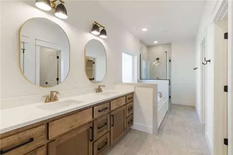 Bath - 3009 Teller Dr, Bryan, TX 77808 photo 4 of 6