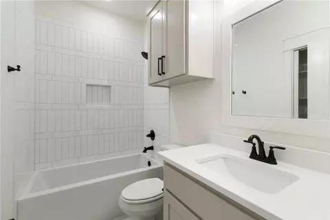 Bath - 3009 Teller Dr, Bryan, TX 77808 photo 3 of 6