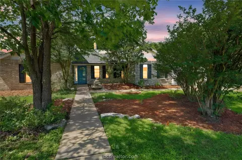 3928 Green Valley Dr, Bryan, TX 77802