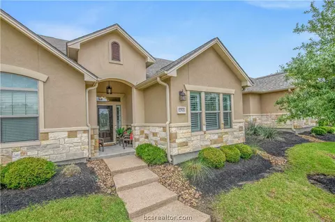 1753 Summit Crossing Ln, College Station, TX 77845