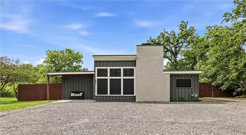 402 Williamson Dr, Bryan, TX 77801