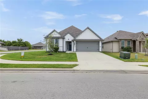 1968 Chief St, Bryan, TX 77807