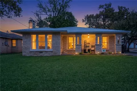 234 E Obryant St, Bellville, TX 77418