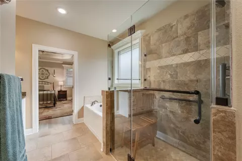 Bath - 2934 Ambrose Dr, Bryan, TX 77808 photo 2 of 5