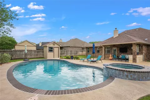 2934 Ambrose Dr, Bryan, TX 77808
