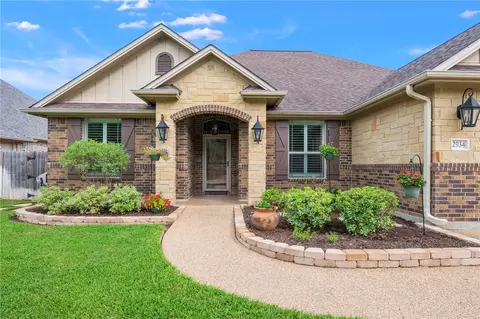 Exterior - 2934 Ambrose Dr, Bryan, TX 77808 photo 2 of 8