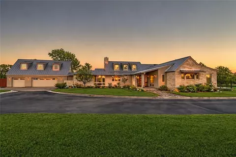 770 Blackberry Ln, Washington, TX 77880