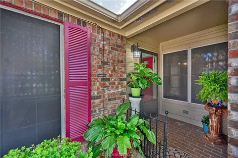 1514 Bennett St, Bryan, TX 77802 photo 3