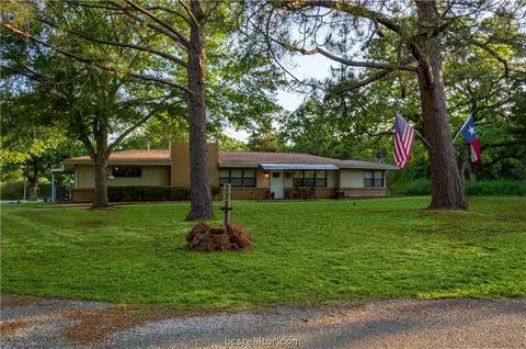 23 Casper Pl, Hilltop Lakes, TX 77871