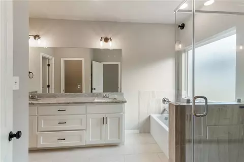 Bath - 2507 Lightfoot Ln, Bryan, TX 77803 photo 1 of 3