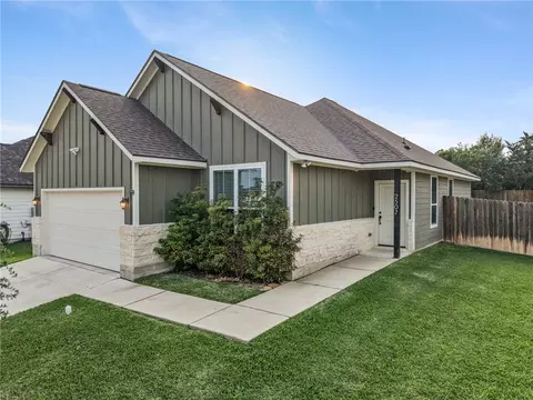 2507 Lightfoot Ln, Bryan, TX 77803