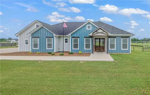 5284 Hammond Cir, Iola, TX 77861