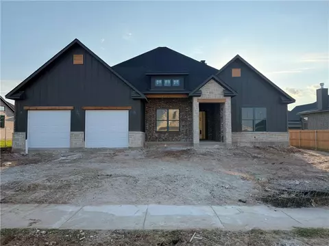 4735 Coral River Rd, College Station, TX 77845