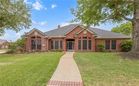5010 Harbour Town Ct, College Station, TX 77845