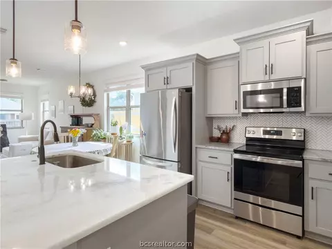 417 Marble Falls Dr, Bryan, TX 77803 photo 9
