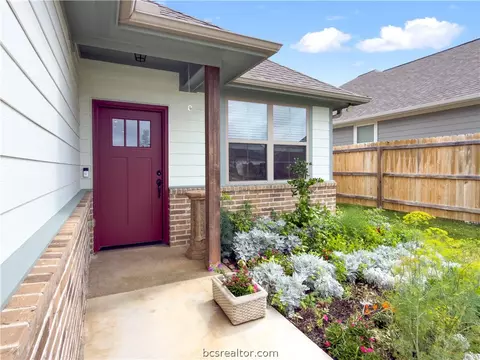 417 Marble Falls Dr, Bryan, TX 77803 photo 3