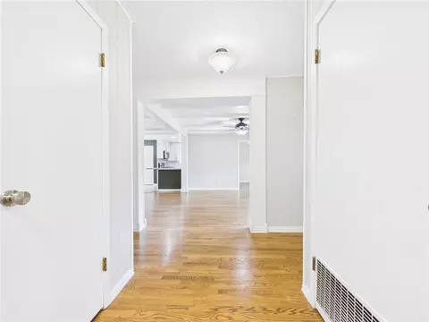 Entry Way - 902 Briar Bend Ct, Bryan, TX 77802 photo 3 of 4