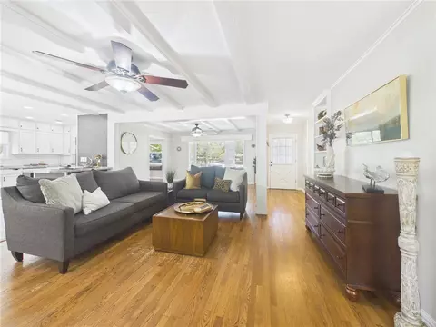 Living - 902 Briar Bend Ct, Bryan, TX 77802 photo 4 of 5