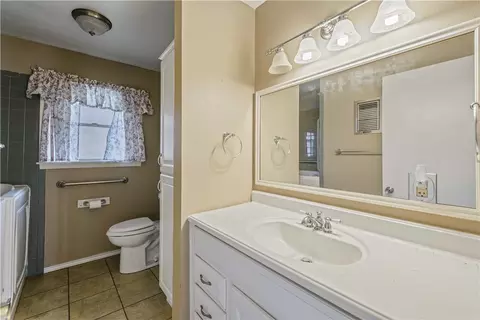 Bath - 505 Olive St, Bryan, TX 77801 photo 2 of 2