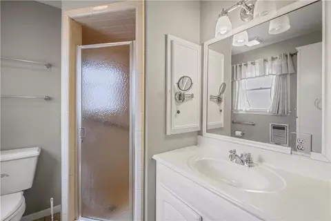 Bath - 505 Olive St, Bryan, TX 77801 photo 1 of 2