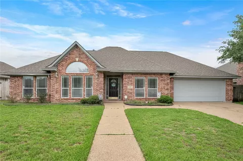 1524 Concord Cir, College Station, TX 77845