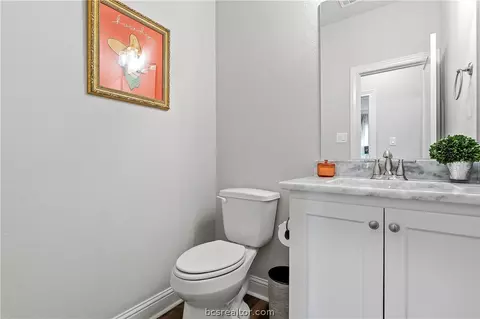 Bath - 10468 Cornwall Ln, Iola, TX 77861 photo 5 of 5