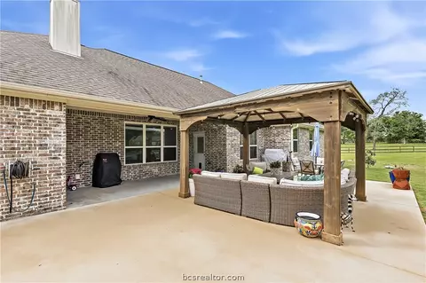 Exterior - 10468 Cornwall Ln, Iola, TX 77861 photo 4 of 7