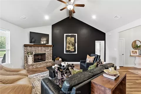 Living - 10468 Cornwall Ln, Iola, TX 77861 photo 2 of 3