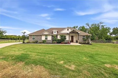 10468 Cornwall Ln, Iola, TX 77861
