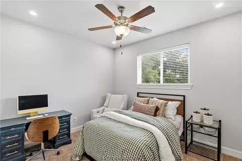 Bedroom - 10468 Cornwall Ln, Iola, TX 77861 photo 4 of 5