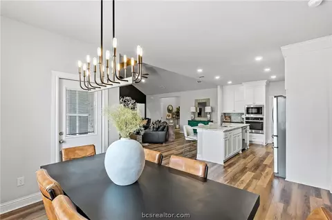 Dining - 10468 Cornwall Ln, Iola, TX 77861 photo 2 of 2
