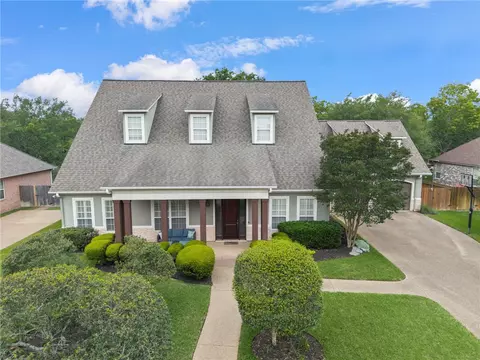 714 Plum Hollow Dr, College Station, TX 77845