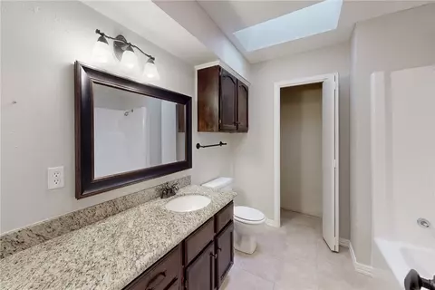 Bath - 4507 Taft Ct, Bryan, TX 77802 photo 3 of 4