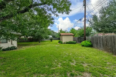 Exterior - 4507 Taft Ct, Bryan, TX 77802 photo 6 of 7