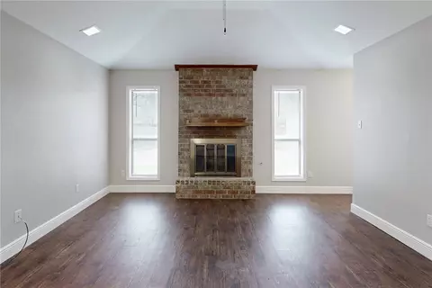 Living - 4507 Taft Ct, Bryan, TX 77802 photo 4 of 4
