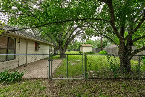 Exterior - 4507 Taft Ct, Bryan, TX 77802 photo 5 of 7