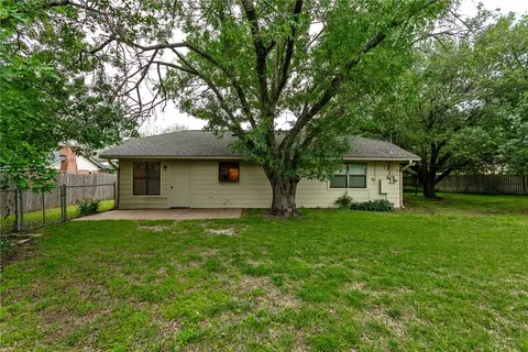Exterior - 4507 Taft Ct, Bryan, TX 77802 photo 4 of 7