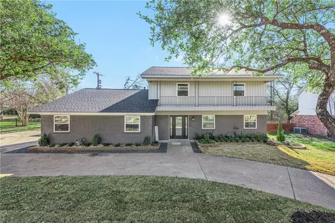 1604 Barak Ln, Bryan, TX 77802