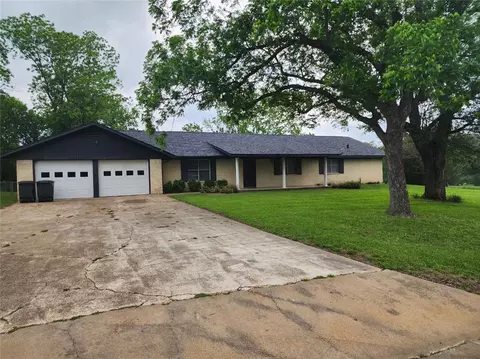 403 S Main St, Caldwell, TX 77836