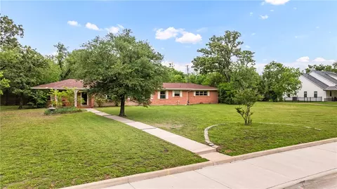 1016 Francis Dr, College Station, TX 77840