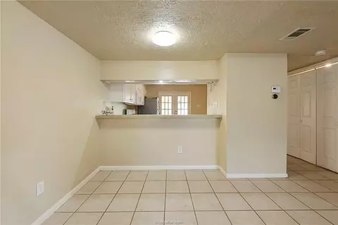 932 Navidad St, Bryan, TX 77801 photo 3